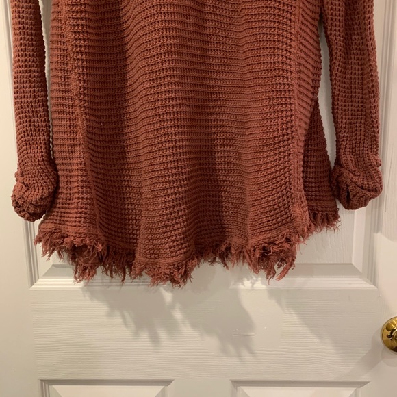 Hope’s burgundy flowy sweater - Picture 6 of 9